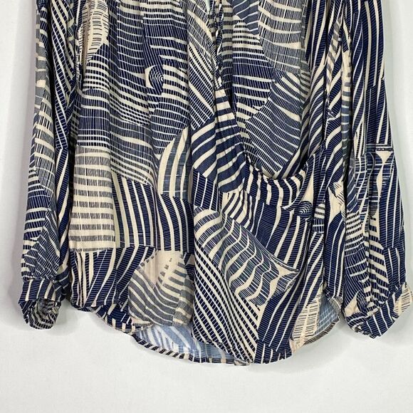 New Mododoc Lunar Blue Combo Leaf Print Faux Wrap Blouse Women's Size Small - Picture 5 of 7